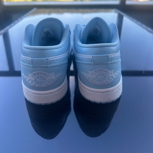 White Ice Blue Jordan 1 Low women’s - Picture 4 of 4